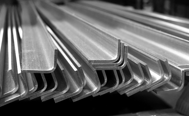 ángulos laminados